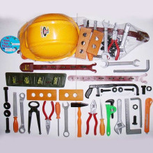 Набір інструментів 99317-3 (96/2) 25 елементів, каска, пояс, тренувальні бруски, у сітці 